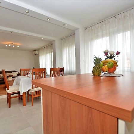 Apartment Lovre Kaštela Zewnętrze zdjęcie
