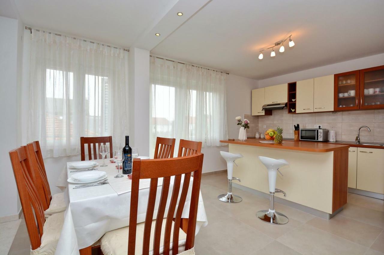 Apartment Lovre Kaštela Zewnętrze zdjęcie