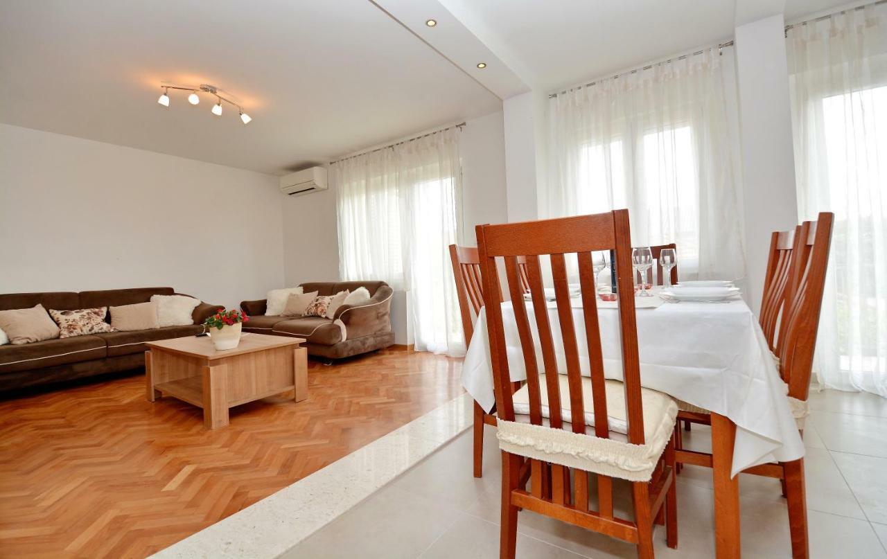 Apartment Lovre Kaštela Zewnętrze zdjęcie
