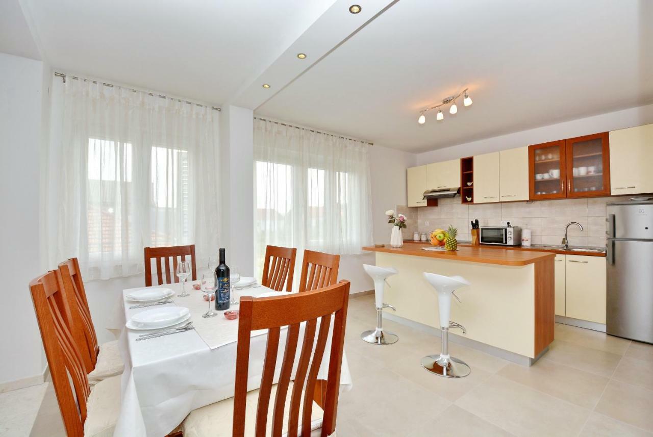 Apartment Lovre Kaštela Zewnętrze zdjęcie
